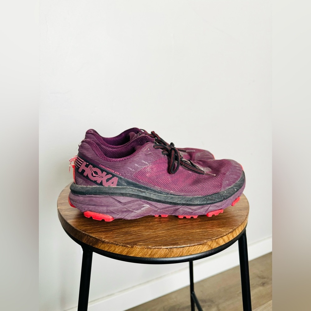 HOKA ONE ONE WOMENS CHALLENGER ATR 5 TRAIL RUNNING SHOES PLUM FE1219D SIZE 7.5